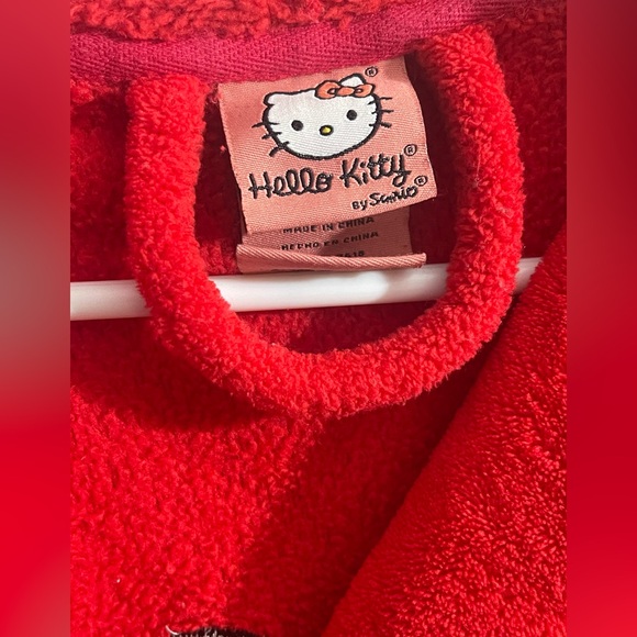 Red Hello Kitty Hooded Robe - Picture 5 of 6
